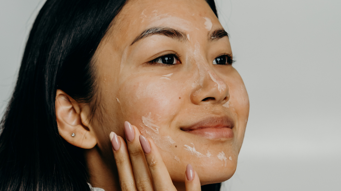 What is oily skin? How to prevent or treat a shiny complexion
